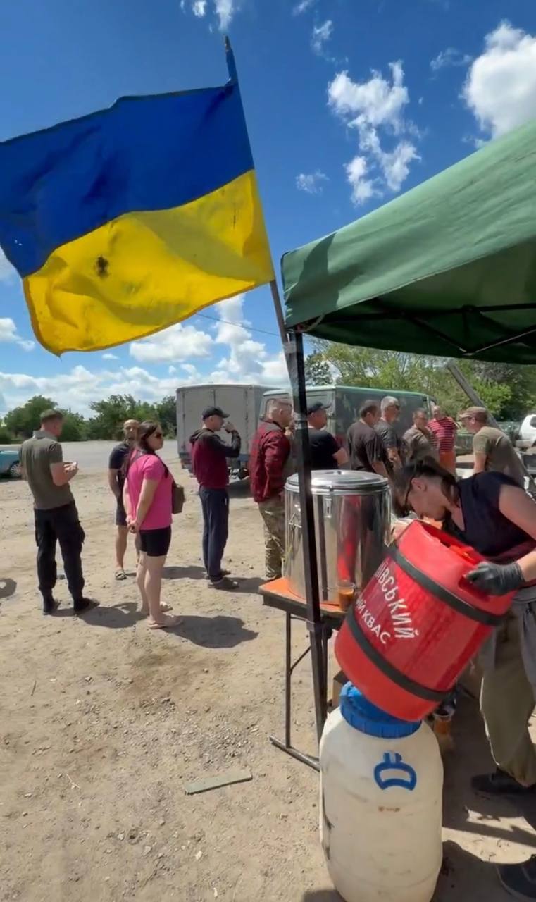 Волонтери